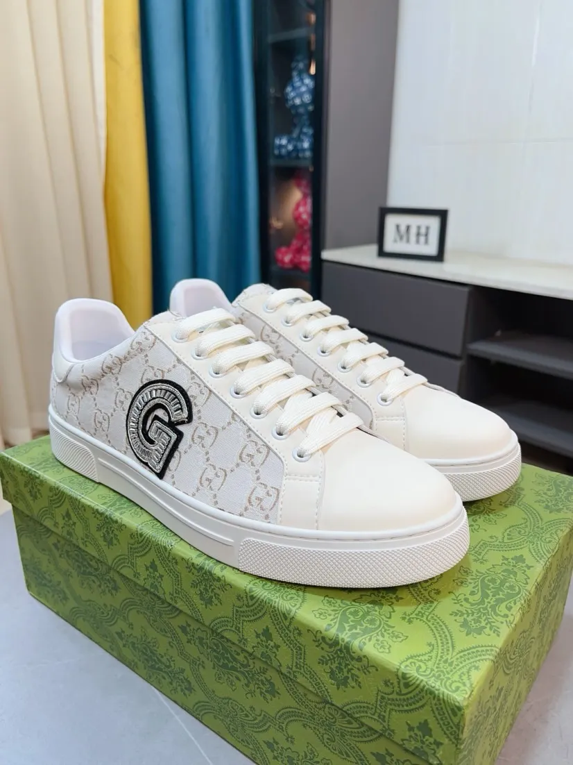 Men's men's shoes 💰400🌹🌹Gucci [Gucci] new model is on the market, the picture above is a must-sell. Top luxury brand, the latest fashionable casual men's shoes, trendy and versatile style, relaxed and sporty style, upper imported from Italy crocodile pattern cowhide ➕ genuine leather lining and ultra-fine workmanship. Original personalized and fashionable semi-air cushion raised outsole, light and comfortable on the foot, size 38-44